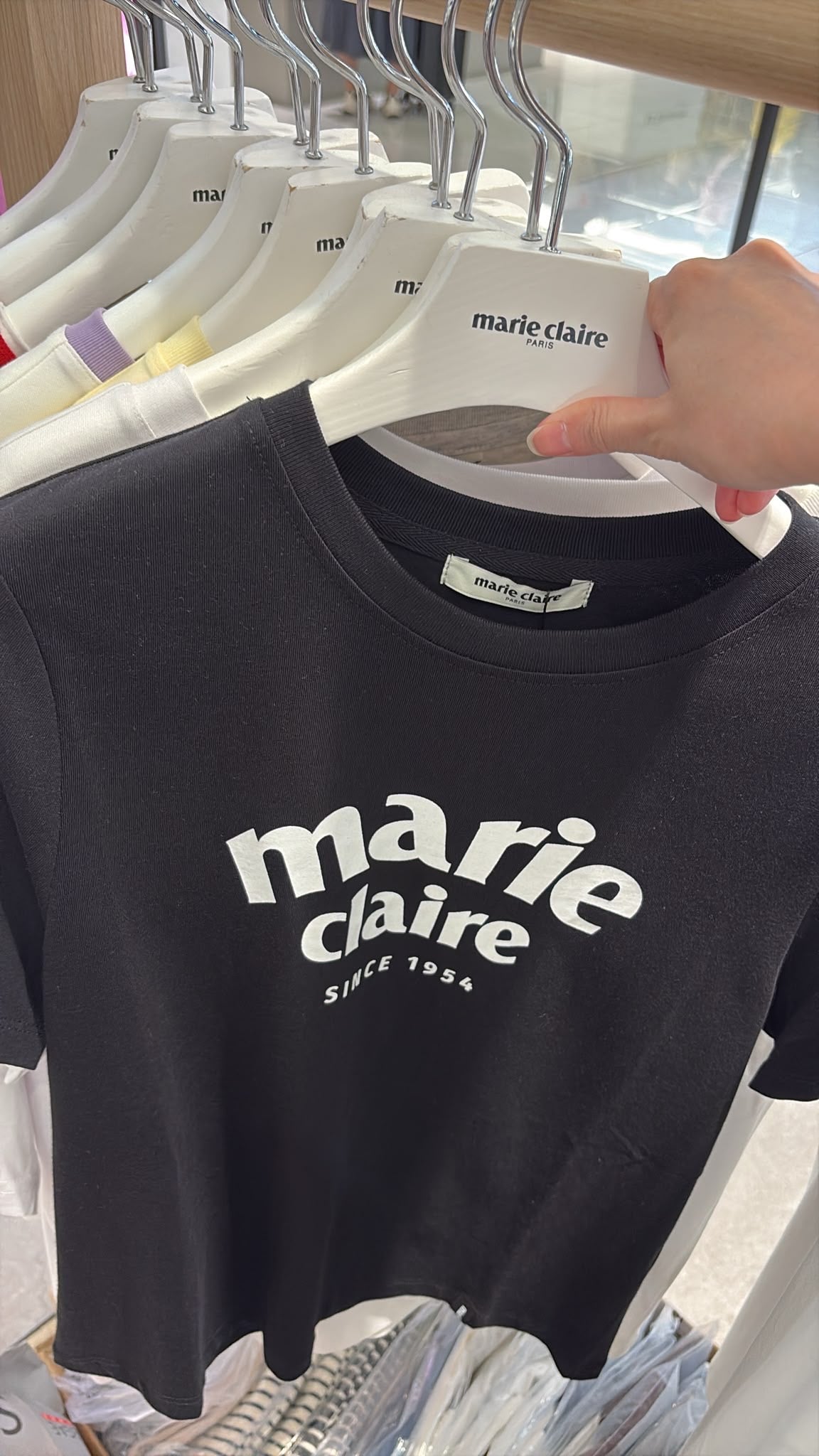 韓國連線  Marie Claire Tee￼ (size 42)