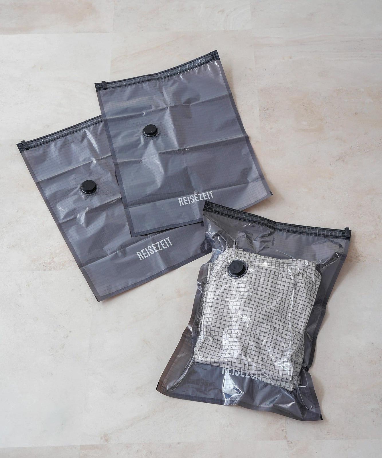 🇯🇵 Direct from Japan: 3COINS Portable Automatic Vacuum Compressor / Compression Bag🎒✨