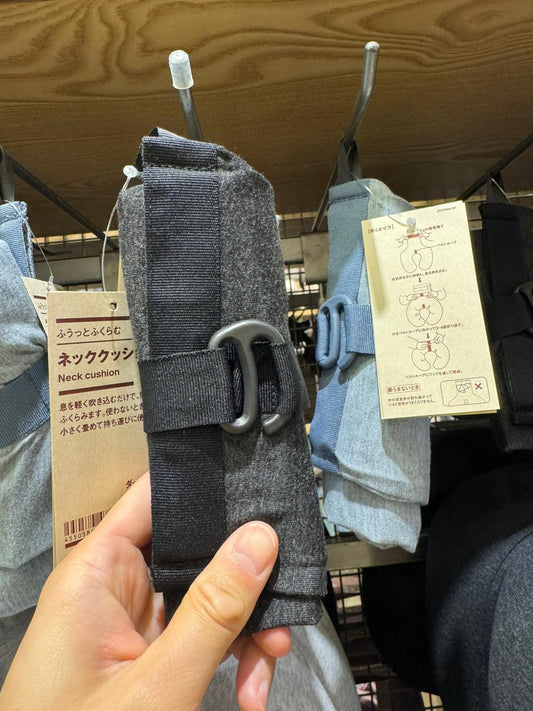 🩵 Long-haul flight savior! MUJI lightweight foldable neck pillow ✈✨